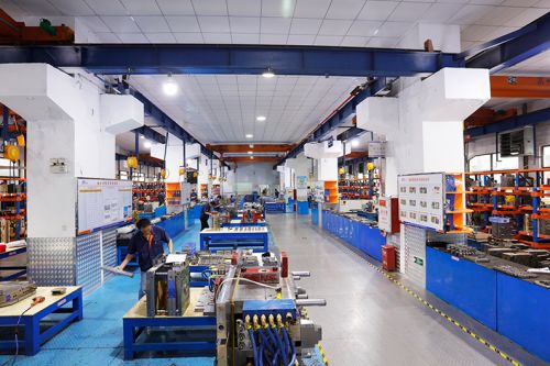 唯科模塑核心技術(shù)達(dá)國(guó)際先進(jìn)水平，為全球市場(chǎng)提供堅(jiān)實(shí)技術(shù)支撐